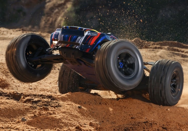 Traxxas Släde 1/8 Lastbil 6S Belted Blå